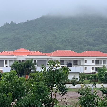 Mizzle Exotica Lonavala Apartman Kültér fotó