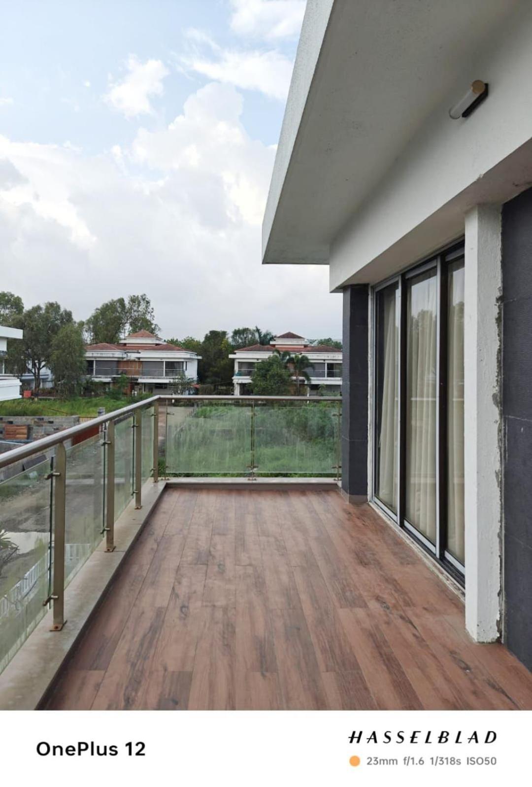 Mizzle Exotica Lonavala Apartman Kültér fotó