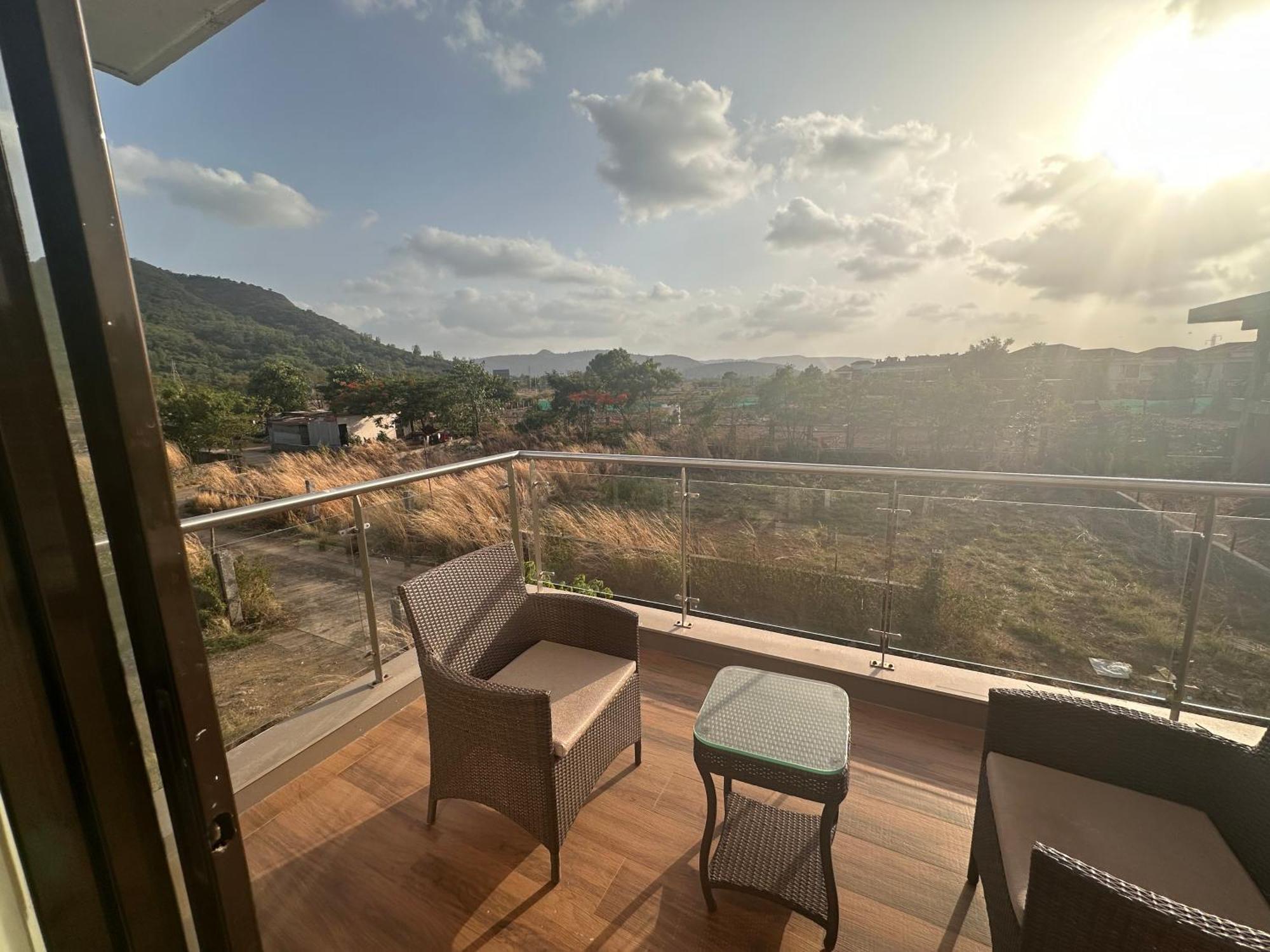 Mizzle Exotica Lonavala Apartman Kültér fotó