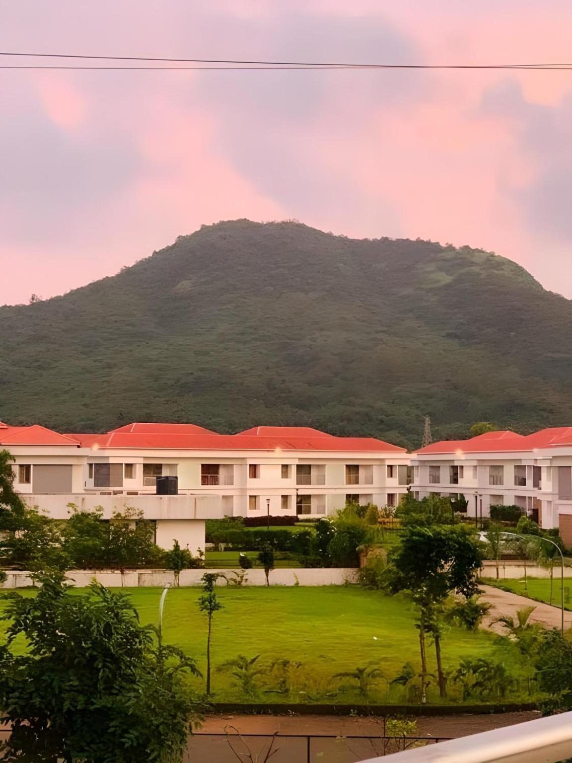 Mizzle Exotica Lonavala Apartman Kültér fotó